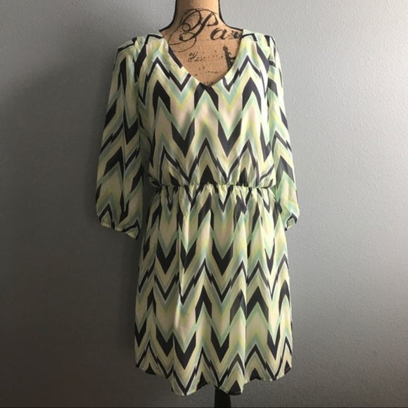 Dresses & Skirts - Chevron Dress Cutout Back L